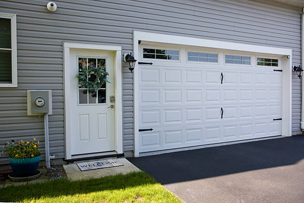 24/7 Emergency Garage Door Panel Replacement experts in Maili, HI